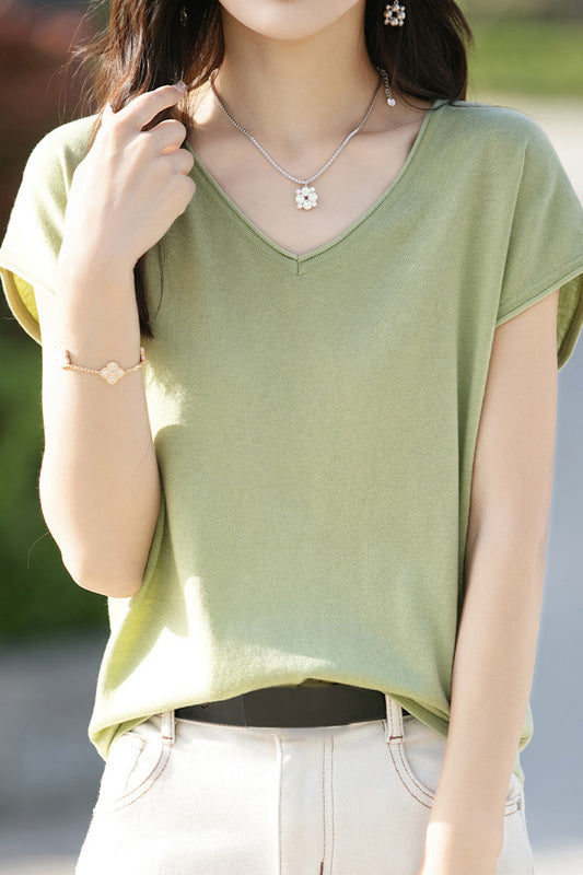 Minimalist Solid Color Knit Top